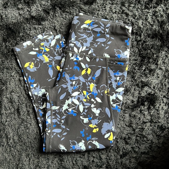 New SWEATY BETTY Power Workout Crop Pocket Leggings in Blue Floral Flow Print XS - Picture 4 of 5